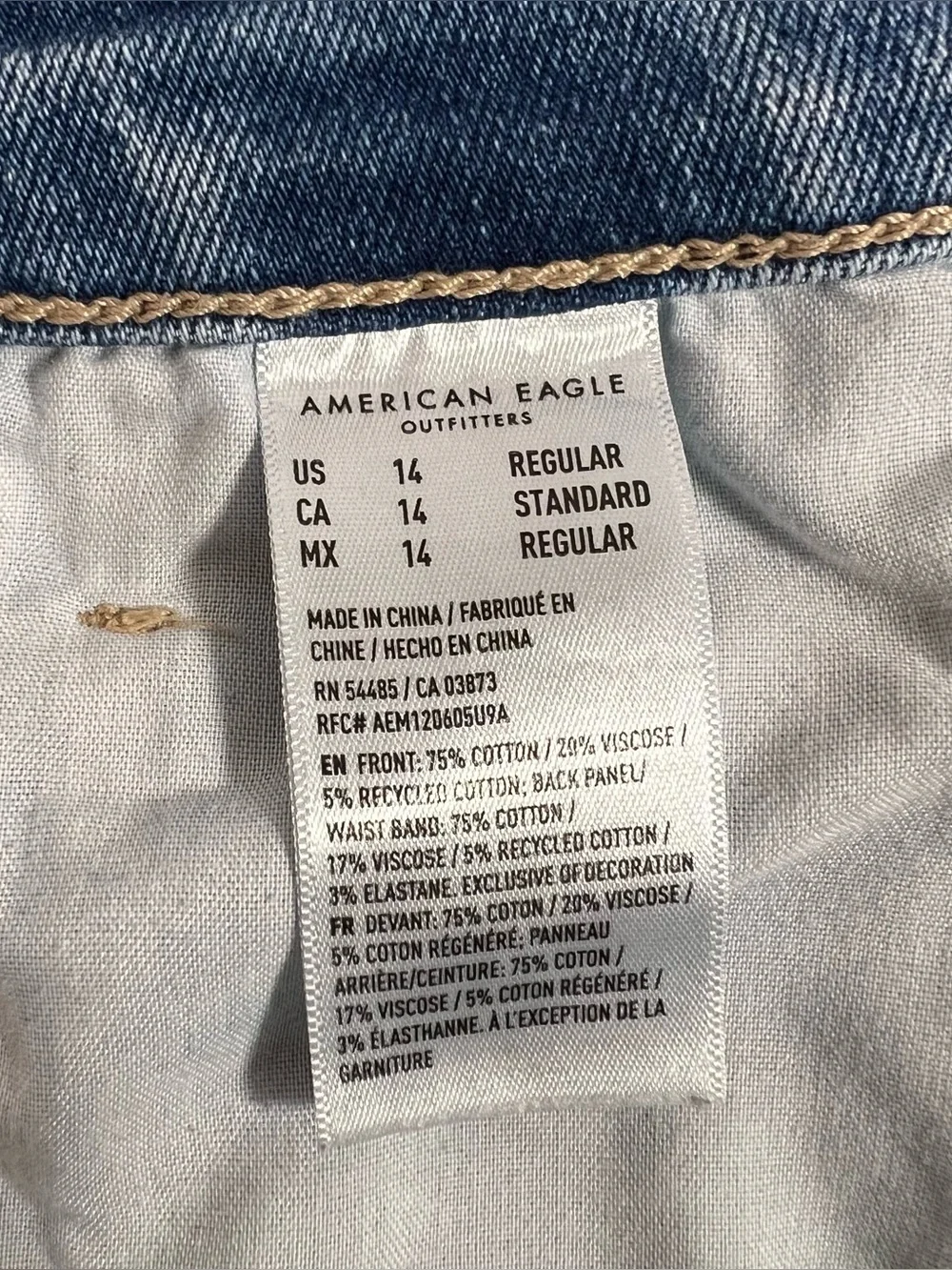 American Eagle 🦅 Mom Jeans Size 14 Regular